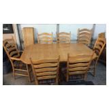 OAK DINING TABLE W/ 7 CHAIRS & 3 LEAFS