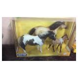 BREYER 3 HORSE SET