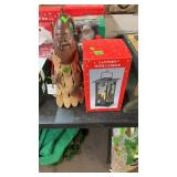 WOOD SANTA & LANTERN W/ CANDLE