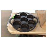 CAST IRON LODGE CORNBREAD PAN