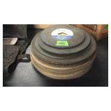 GROUP OF GRIDNING/SANDING DISCS