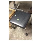 ROLLING STOOL