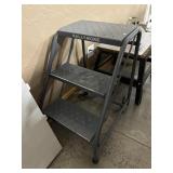 3 STEP ROLLING METAL STAIRS