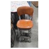 VTG STEP STOOL