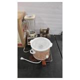 OSTER VTG BLENDER & KITCHEN ASSORTMENT