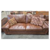 2/2 LEATHER SOFA W/ ACCENT PILLOWS