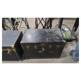 METAL AND WOOD TRUNK