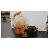 GOURD ASSORTMENT & BEAN POT