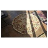 5X5 ROUND WOOL 'BUTTERFLY GARDEN' ACCENT RUG