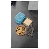 TRIVET ASSORTMENT & GLASS BOX