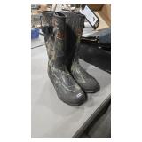 CABELAS MUCK BOOTS SIZE 7