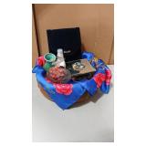 VANITY ASSORTMENT & JEWELRY