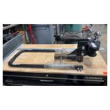 HUSKY WEIGHT DISTRIBUTION HITCH W/ SPRING BARS