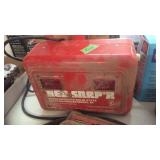 RED SNAP'R FENCE CHARGER