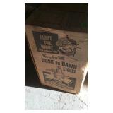 NEW NORELCO DUSK TO DAWN MERCURY VAPOR LIGHT