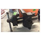 BENCH VISE