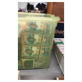 TOTE W/ BASEBALL TRADING CARDS IN PROTECTIVE