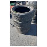 SET OF 4 COOPER 215/55R18 STUDDED SNOW TIRES 4X$