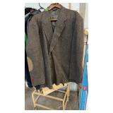 DAHLES WOOL BLAZER & PANTS SIZE ?