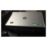 HP LAPTOP W/ CASE