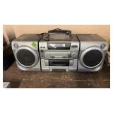 AIWA AM FM CASSETTE CD  STEREO