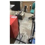 ADJUSTABLE FLOOR LAMP