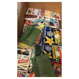3 BOX OF BASEBALL TRADING CARDS