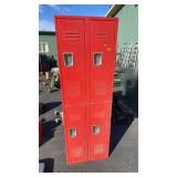 SET OF METAL LOCKERS