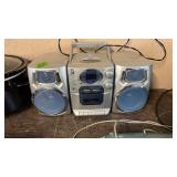 DURABRAND AM FM CASSETTE & CD STEREO