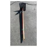 SHOVEL & 2 HOES