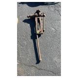 ANTIQUE VISE