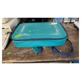 PYREX BAKING DISH W/ INSULATED CARRY CASE