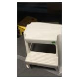 2 STEP STEP STOOL