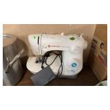 SINGER SEWING MACHINE