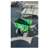 SCOTT'S FERTILIZER SPREADER