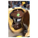 VINTAGE COLEMAN LANTERN W/ STORAGE CASE