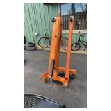 ORANGE FOLDING ENGINE HOIST