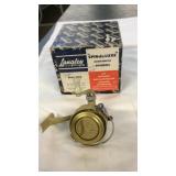 LANGLEY SPIN DELUXE 830B SPINNING REEL W/