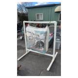 ARCHERY TARGET W/ STAND