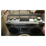 SANYO AM/FM CASSETTE PLAYER