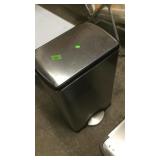 FOOT OPERATTED GARBAGE CAN