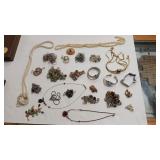 COSTUME JEWELRY ASSORTMENT
