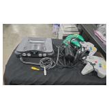 NINTENDO 64 W/ CONTROLLERS