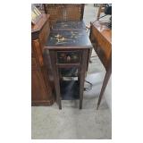 2 - PAINTED ACCENT STANDS