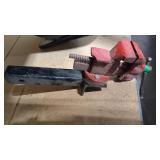 COLUMBIAN BENCH VISE ON RECIEVER HITCH MOUNT
