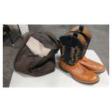 JUSTIN COWBOY BOOTS SZ 10.5 WITH CARRY BAG