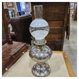 METAL & GLASS KEROSENE LAMP