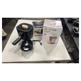 JUICER, TOASTER, SANDWICH MAKER & HOT POT