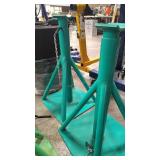 TWO HD JACK STANDS