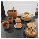 DAVIS ART POTTERY ASSORTMENT